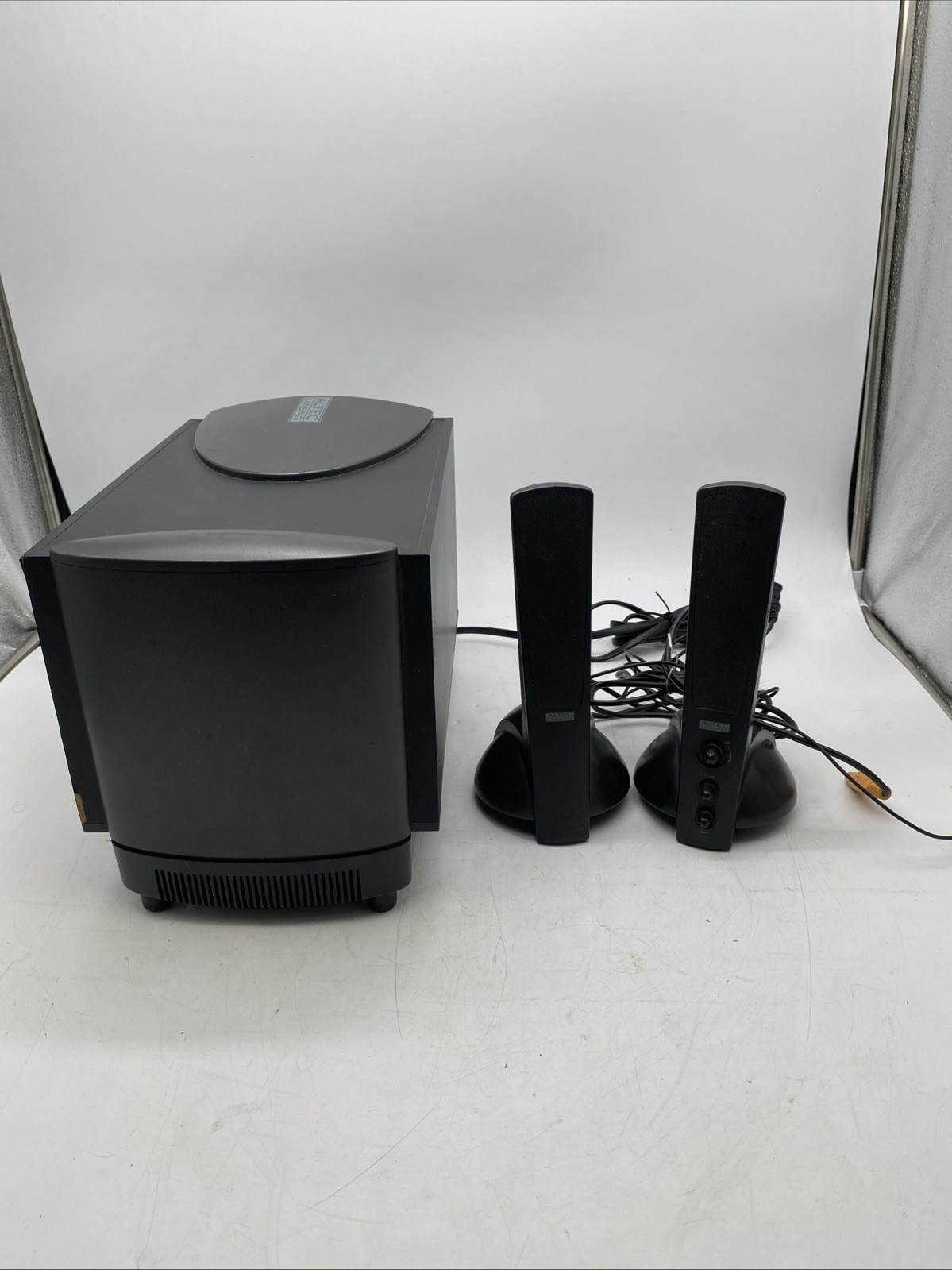 Altec Lansing ATP3 Multimedia Computer Speaker System READ