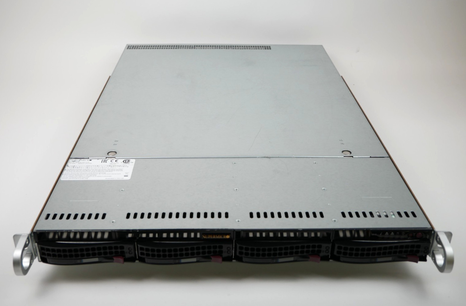 Supermicro SYS6018RWTR Dual Intel E52620V4 21GHz DDR4 35 4Bay Server M1 G2U