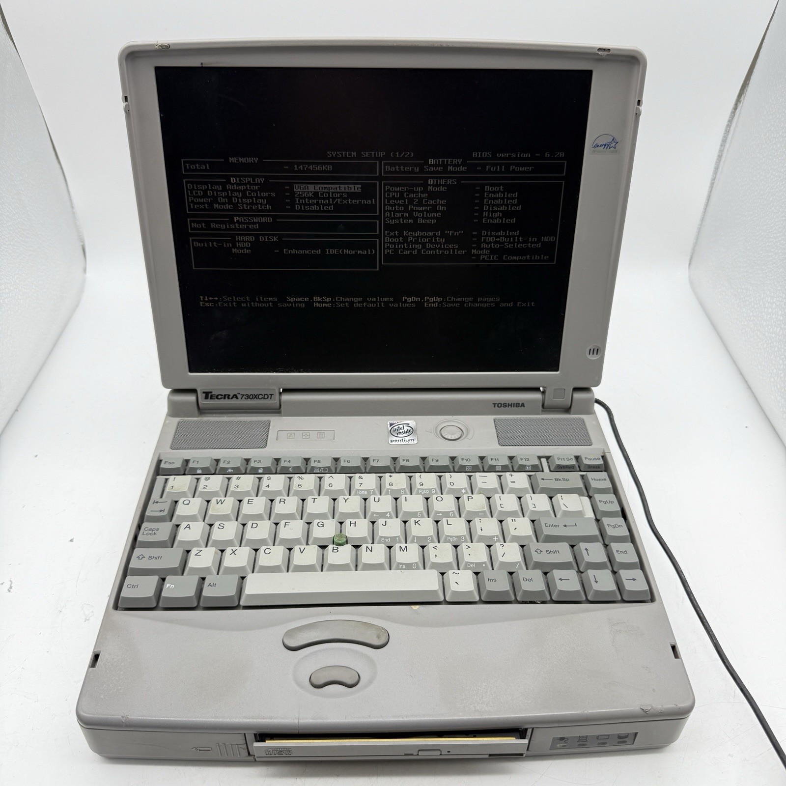 Vintage TOSHIBA TECRA Laptop 730XCDT - BOOTS TO BIOS - READ - L55