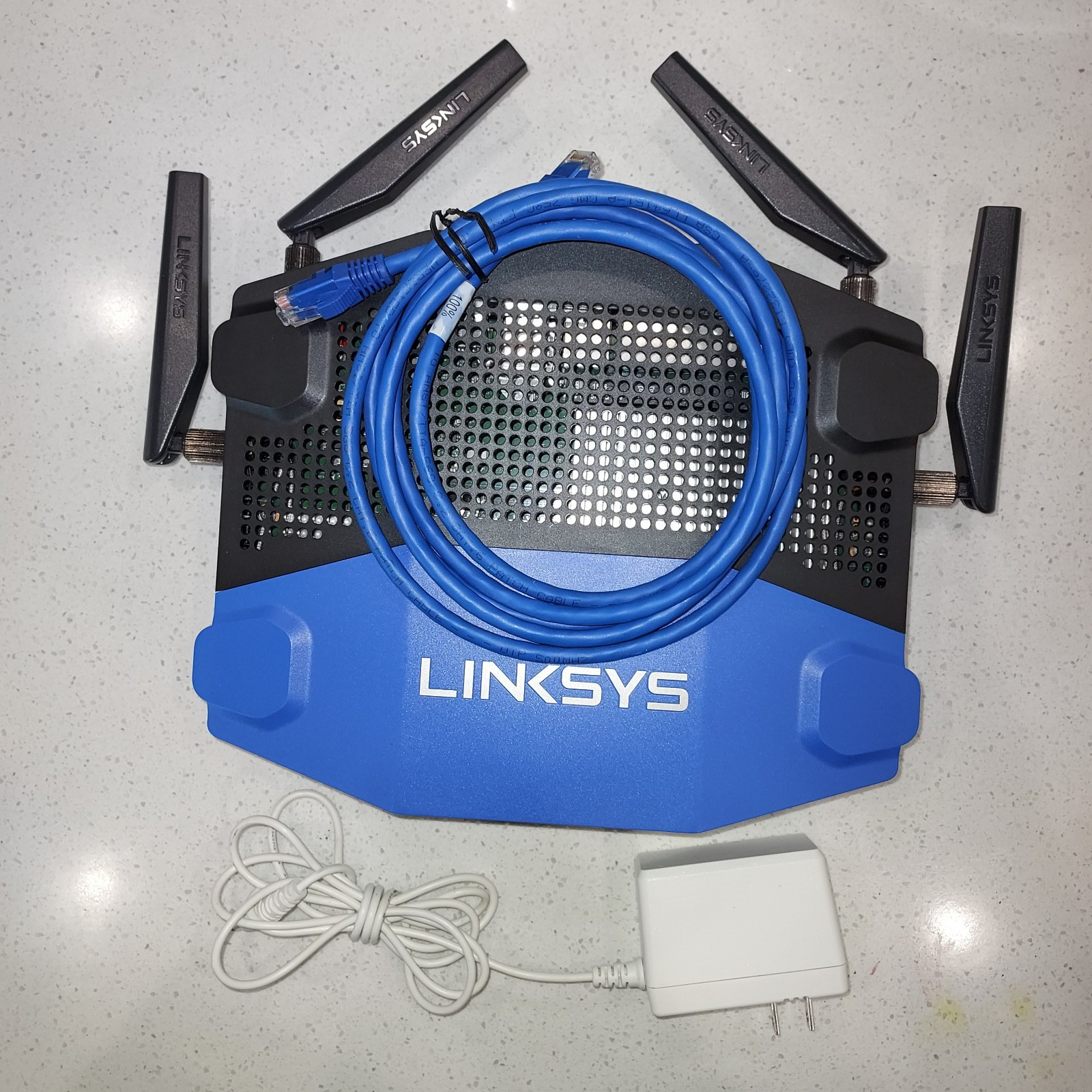 Linksys WRT1900AC V2 AC1900 Dual-Band Gigabit WiFi Router Tested w/Adapter