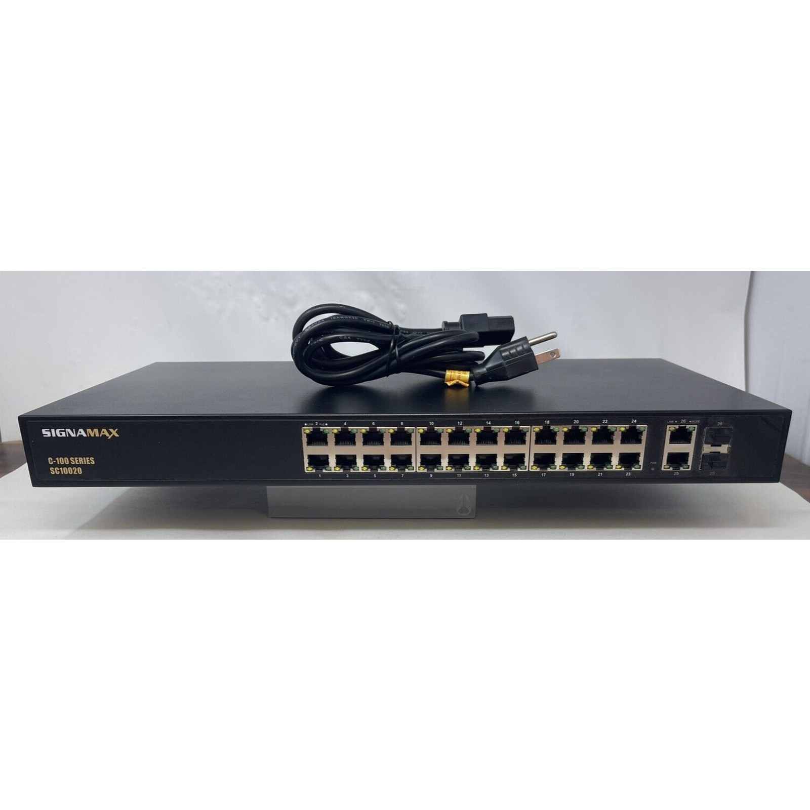 Signamax SC10020 C-100 Series 24 Port Fast Ethernet PoE+ Switch