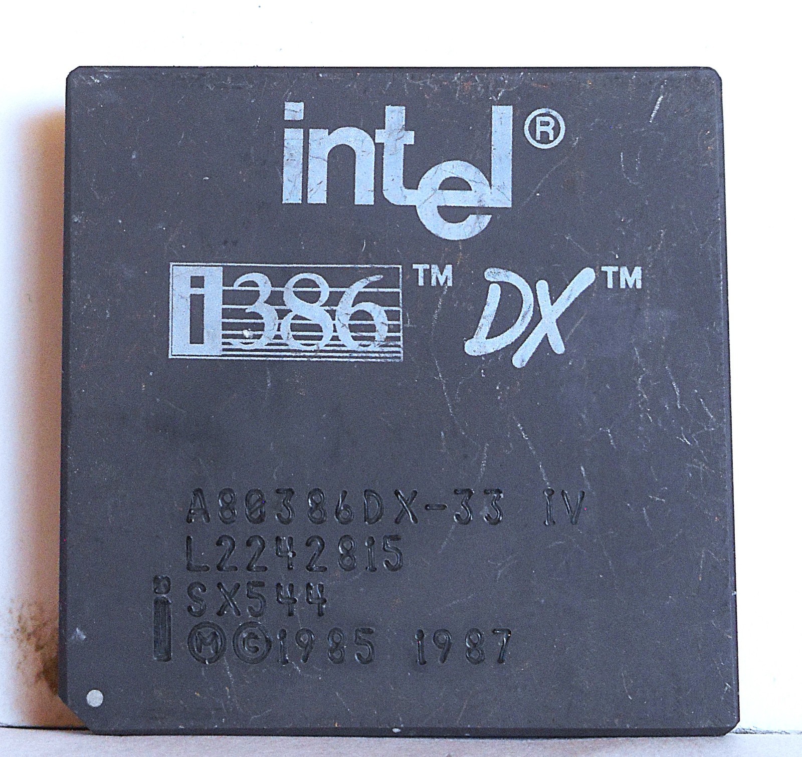 Intel i386 DX Cpu. 33 Mhz. A80386DX-33. 1987. Gold Cap