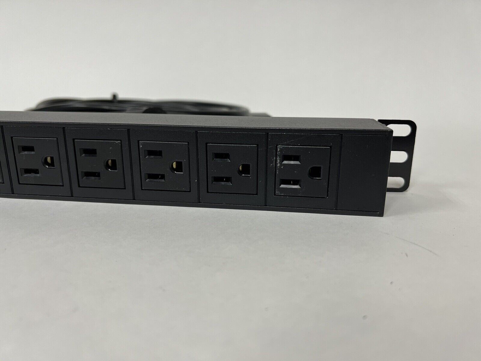 CPI Chatsworth PDU 10 Outlet Power Strip, TS1013011, 125VA 50/60HZ 12A