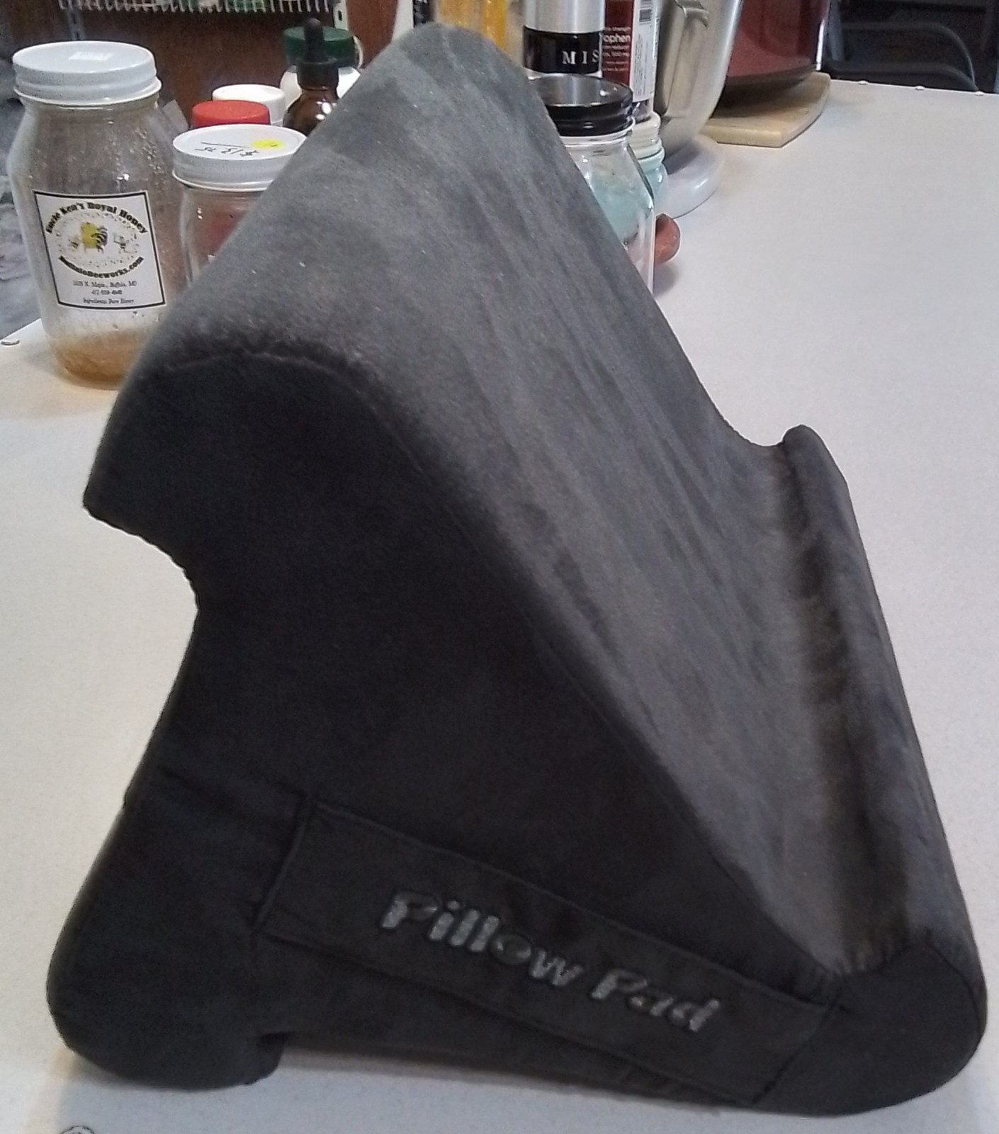 Pillow Pad Ultra Multi-Angle Soft Tablet Stand – Gray