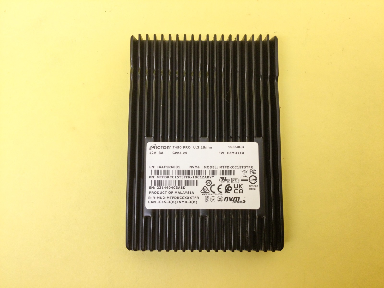 Micron 7450 PRO 15.36TB PCIe Gen4 x 4 NVMe 2.5'' Internal U.3 SSD MTFDKCC15T3TFR