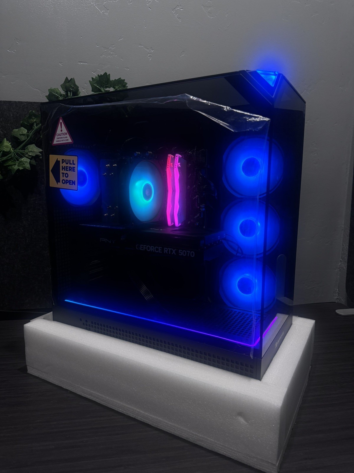 iBUYPOWER Element Gaming PC EBI7N5704 i7 14th Gen RTX 5070 32GB 1TB