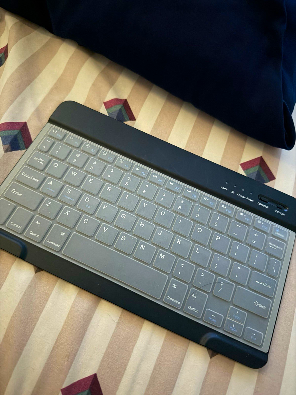 Mini Bluetooth Wireless Keyboard, Portable Black English QWERTY Layout