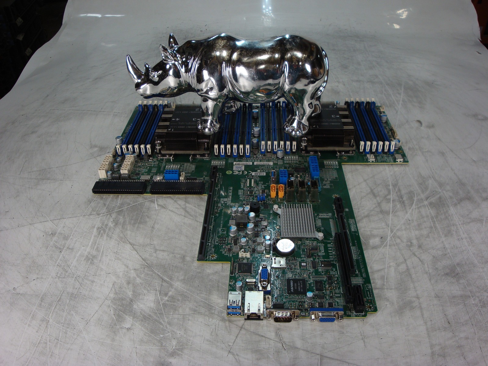 SuperMicro X11DPU Systemboard