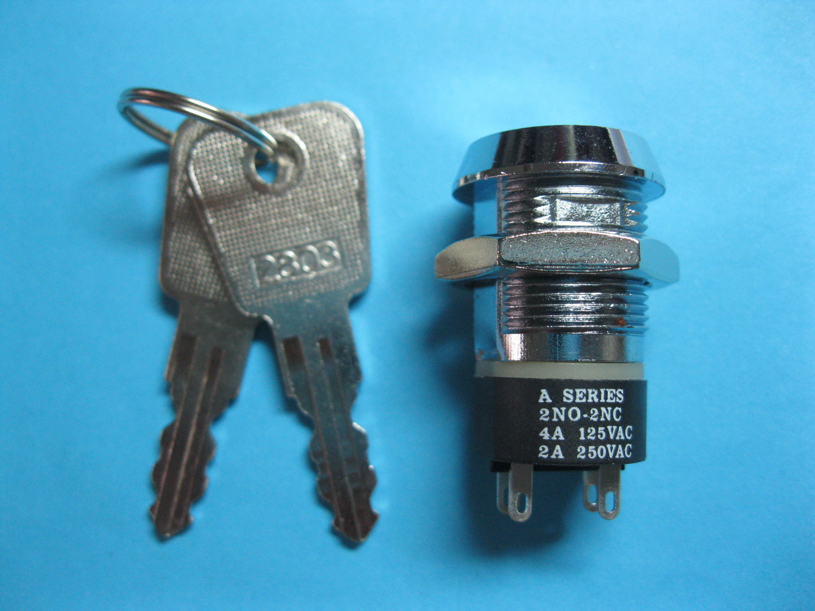 1 pcs Key Ignition Switch 2NO-2NC ON/OFF Lock Switch 18.5x37mm S2803-2