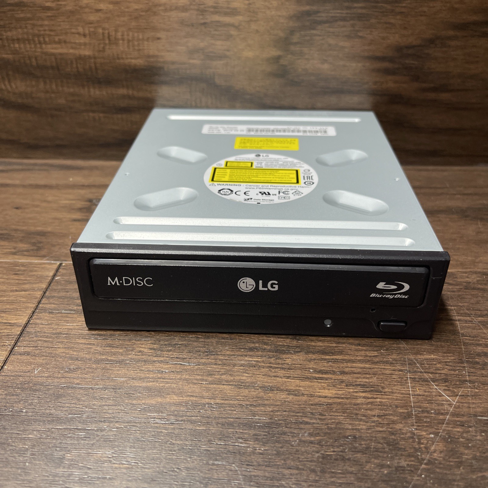 LG Blu-ray Disc BD Rewriter - MoDisc - WH14NS40 - SVC Code: NS40