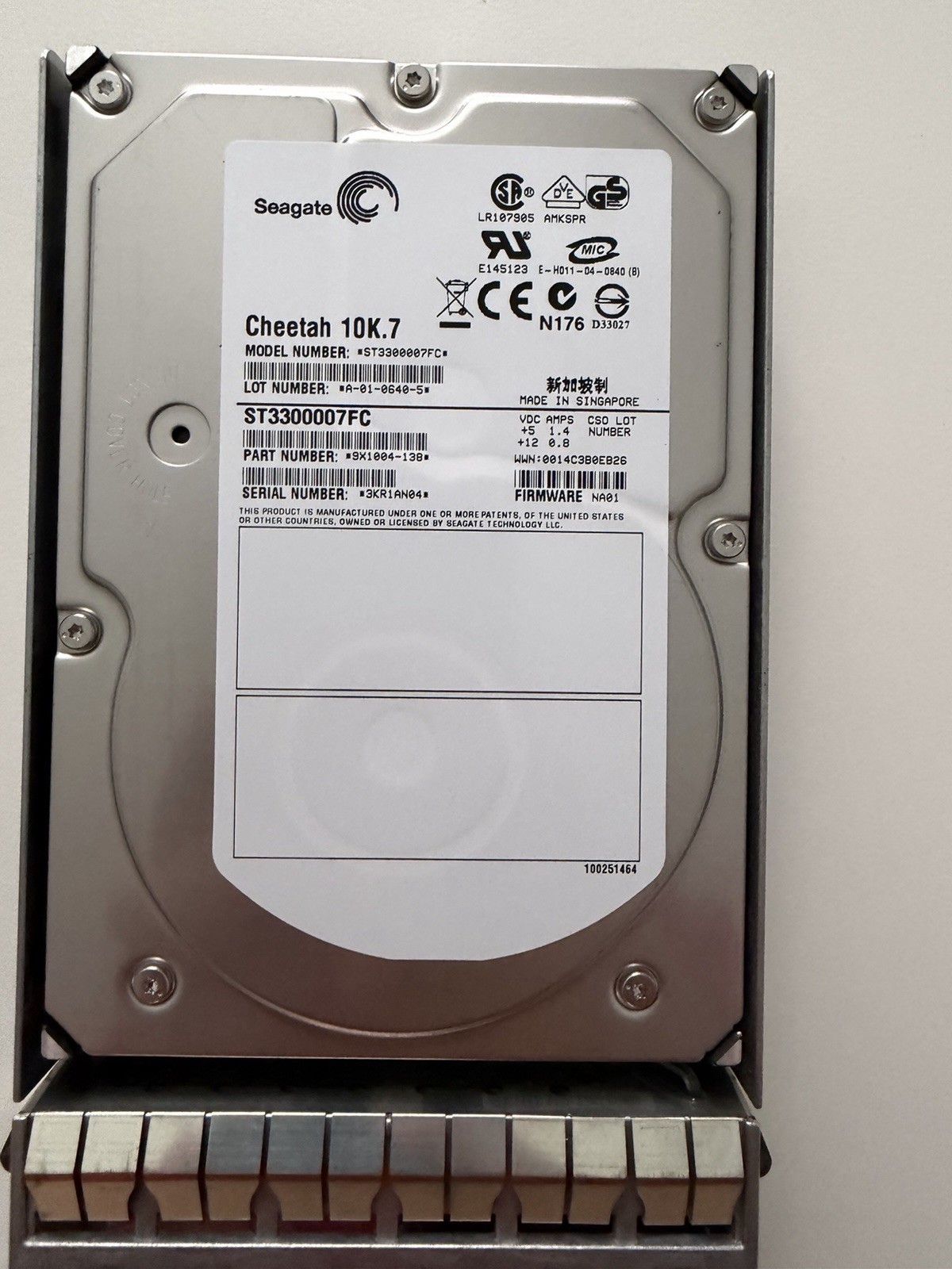 SEAGATE CHEETAH 10K.7 ST3300007FC 300GB 10K 8MB FC 3.5''