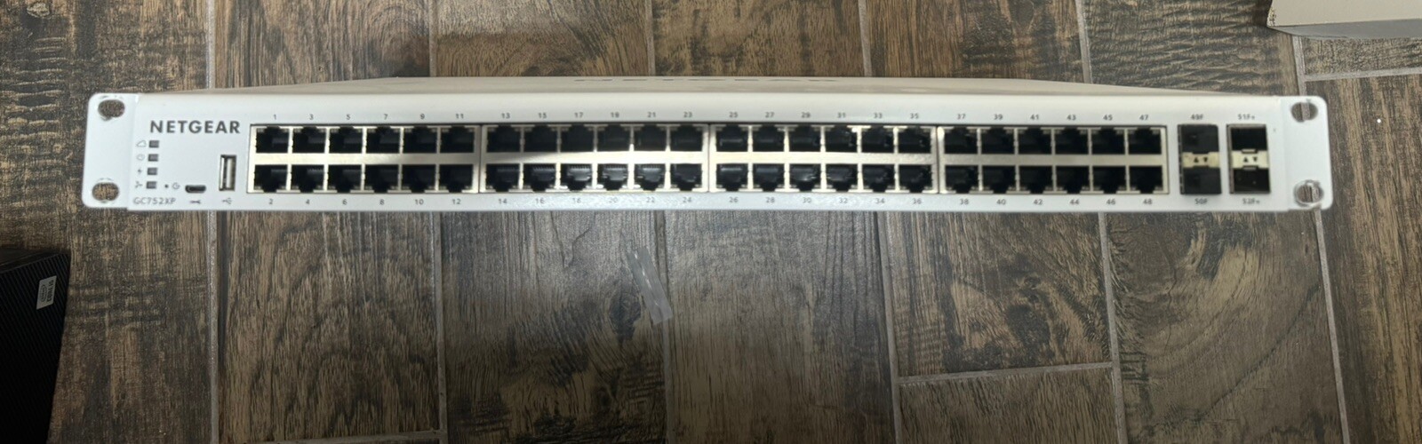 Netgear GC752X-100NAS 48-Port Rack Mountable Gigabit Ethernet Switch
