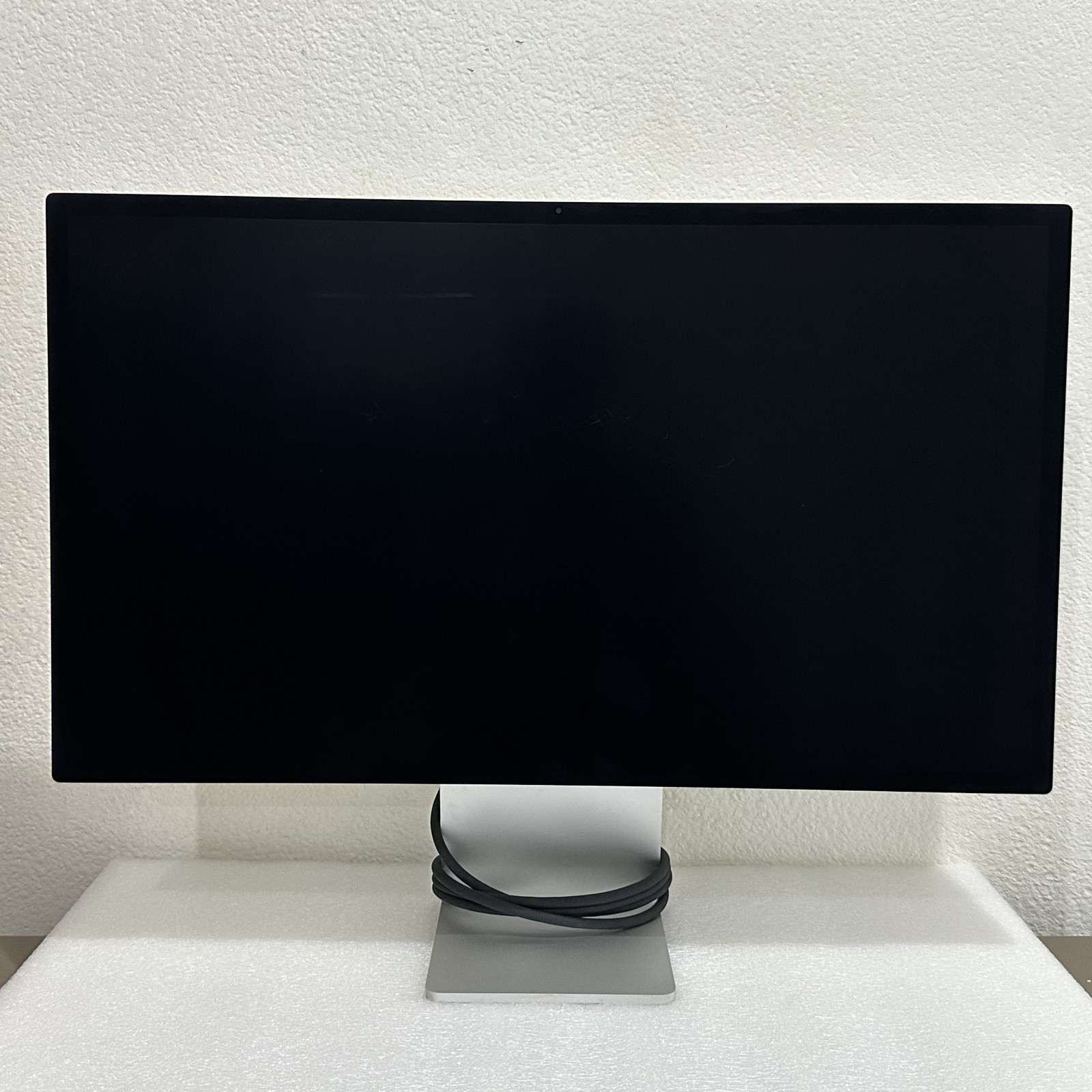 Apple Studio Display 27" 5K Nano-Texture Glass Tilt-Adjustable Stand MMYW3LL/A