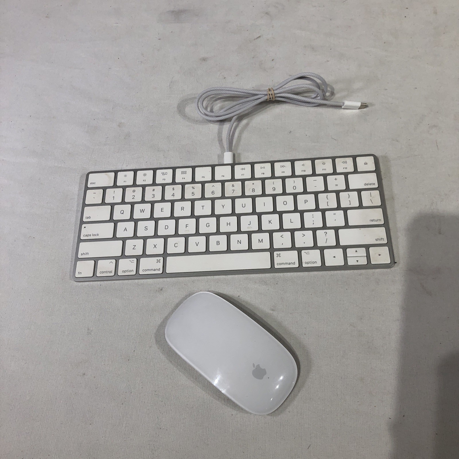 Apple A1644/A1657 Magic Keyboard 2 and Magic Mouse Combo - Wireless -