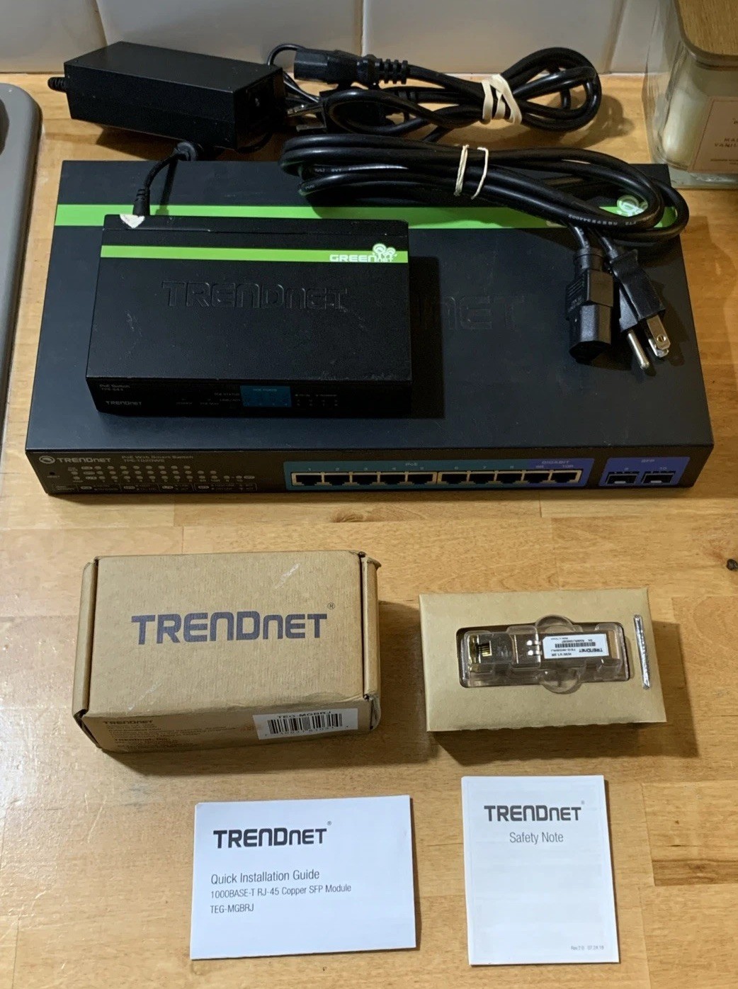 TRENDnet TPE-1020WS Gigabit Web Smart PoE+ Switch & TPE-S44 Lot Of 2 Port Switch