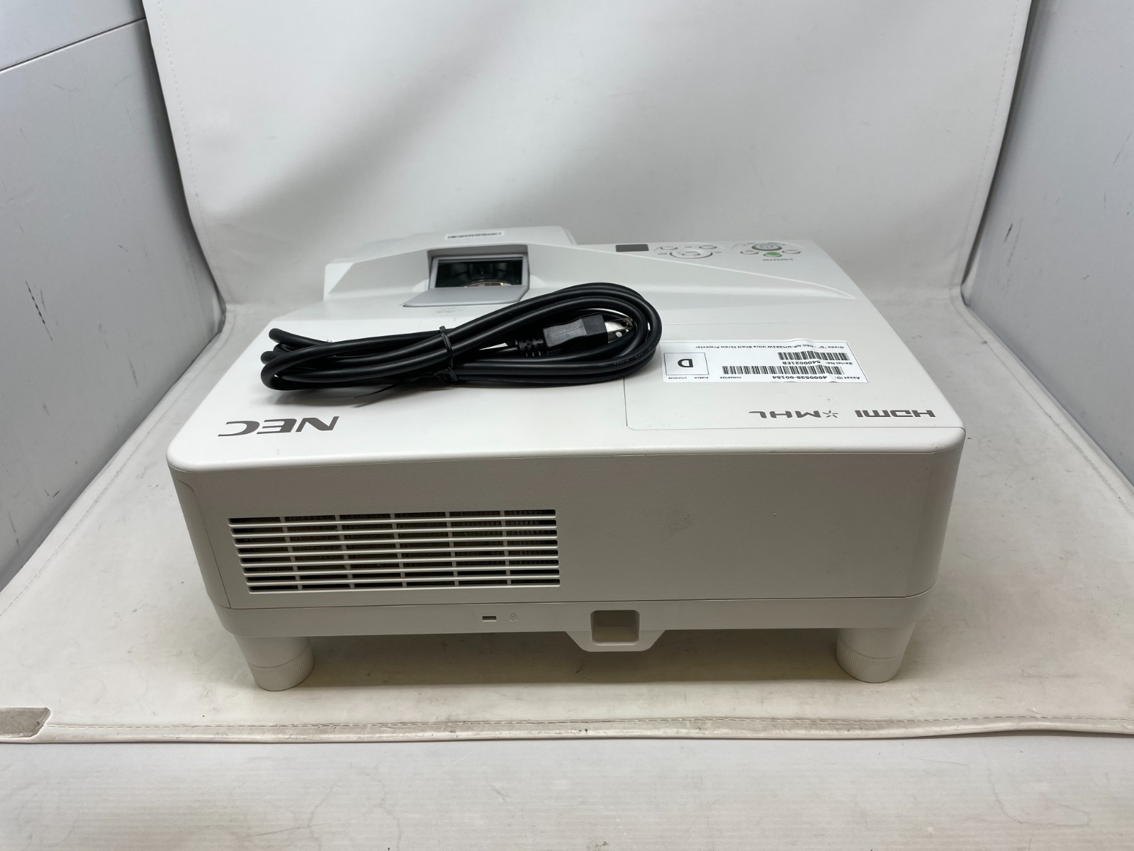 FOR PARTS: NEC NP-UM351W Ultra Short Throw 3LCD Projector Bad Lamp, 2744 hours