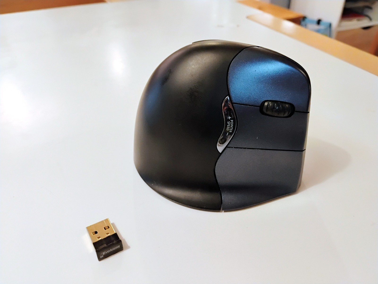 Evoluent VerticalMouse 4 Right Hand Wireless Ergonomic Mouse VM4SW with Dongle