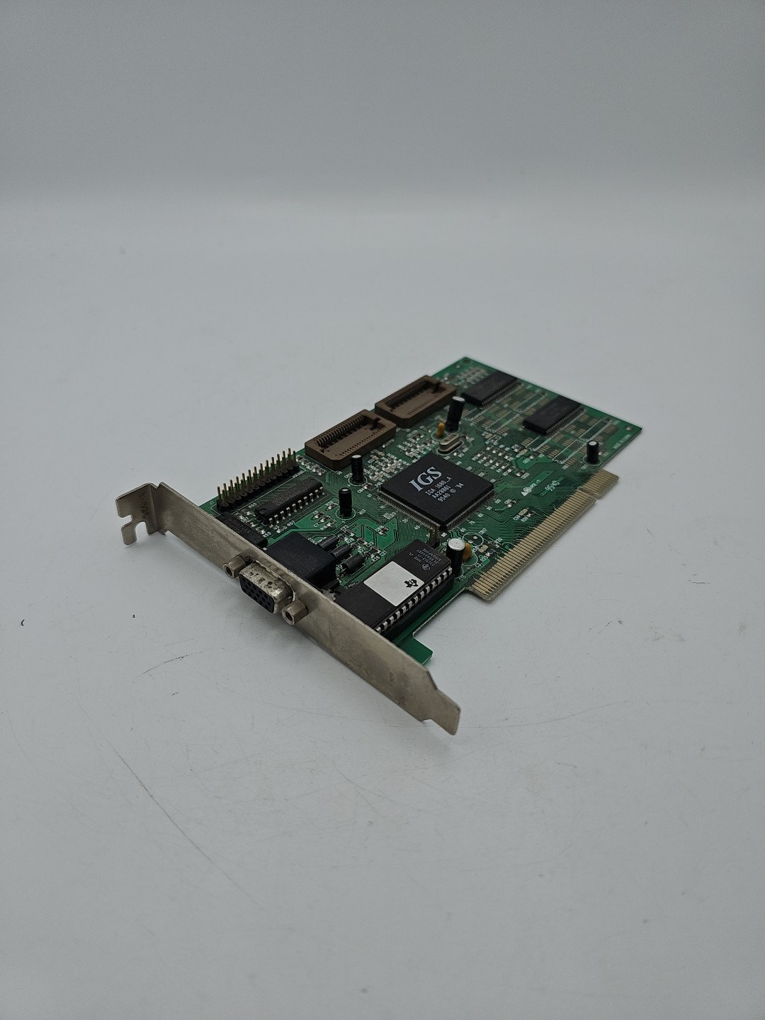 IGS InterGraphics Systems IGA 1680_A 2MB PCI VGA Graphics Card Video Adapter