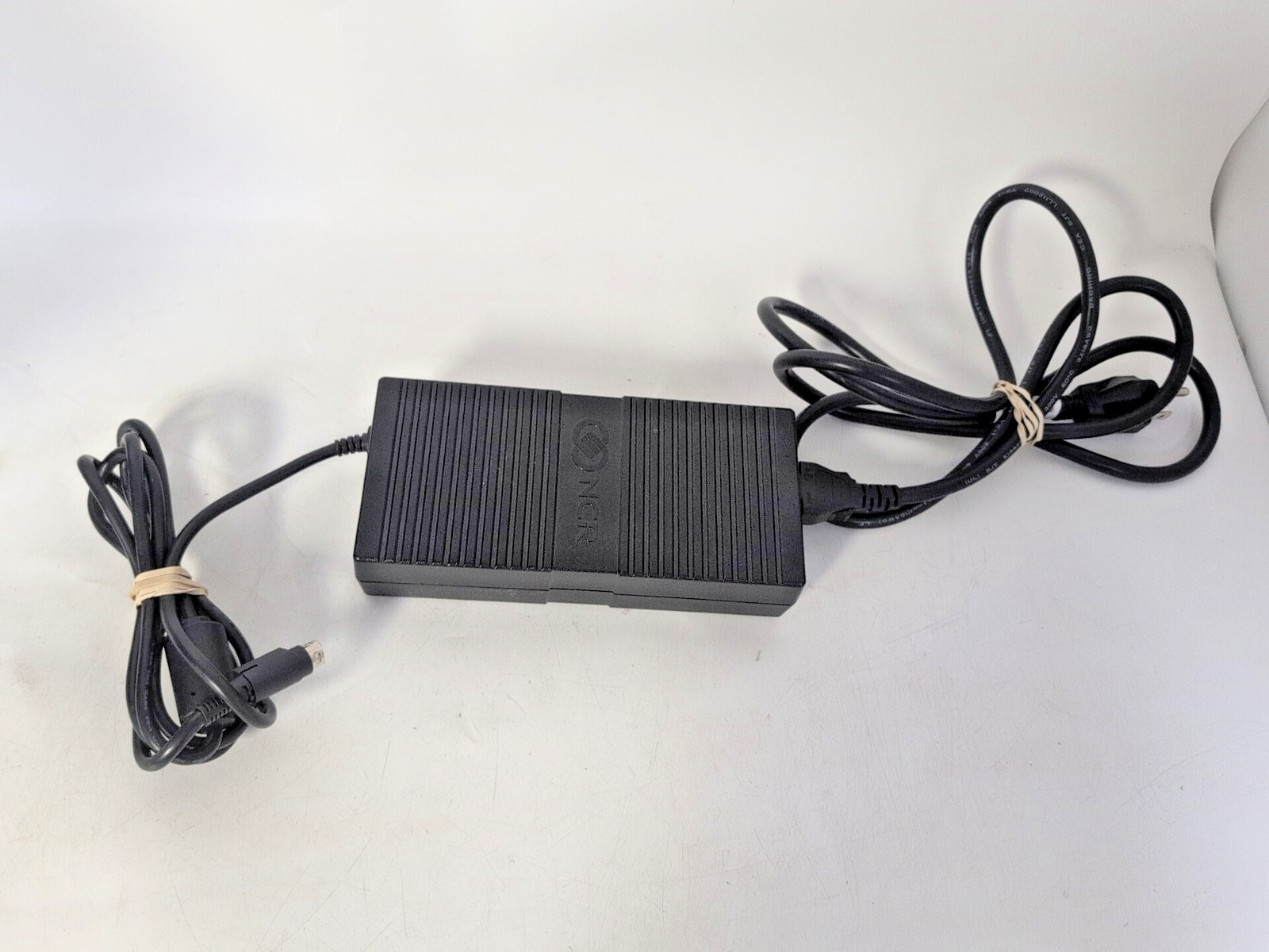 NCR DELTA ELECTRONICS TADP-150AB-A AC ADAPTER