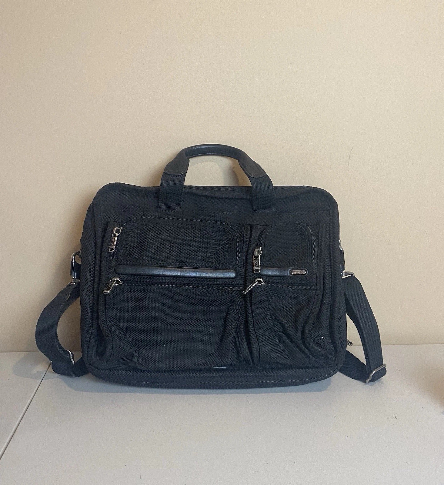 Tumi 26141D4 Alpha Black Expandable Organizer Nylon Laptop Briefcase.