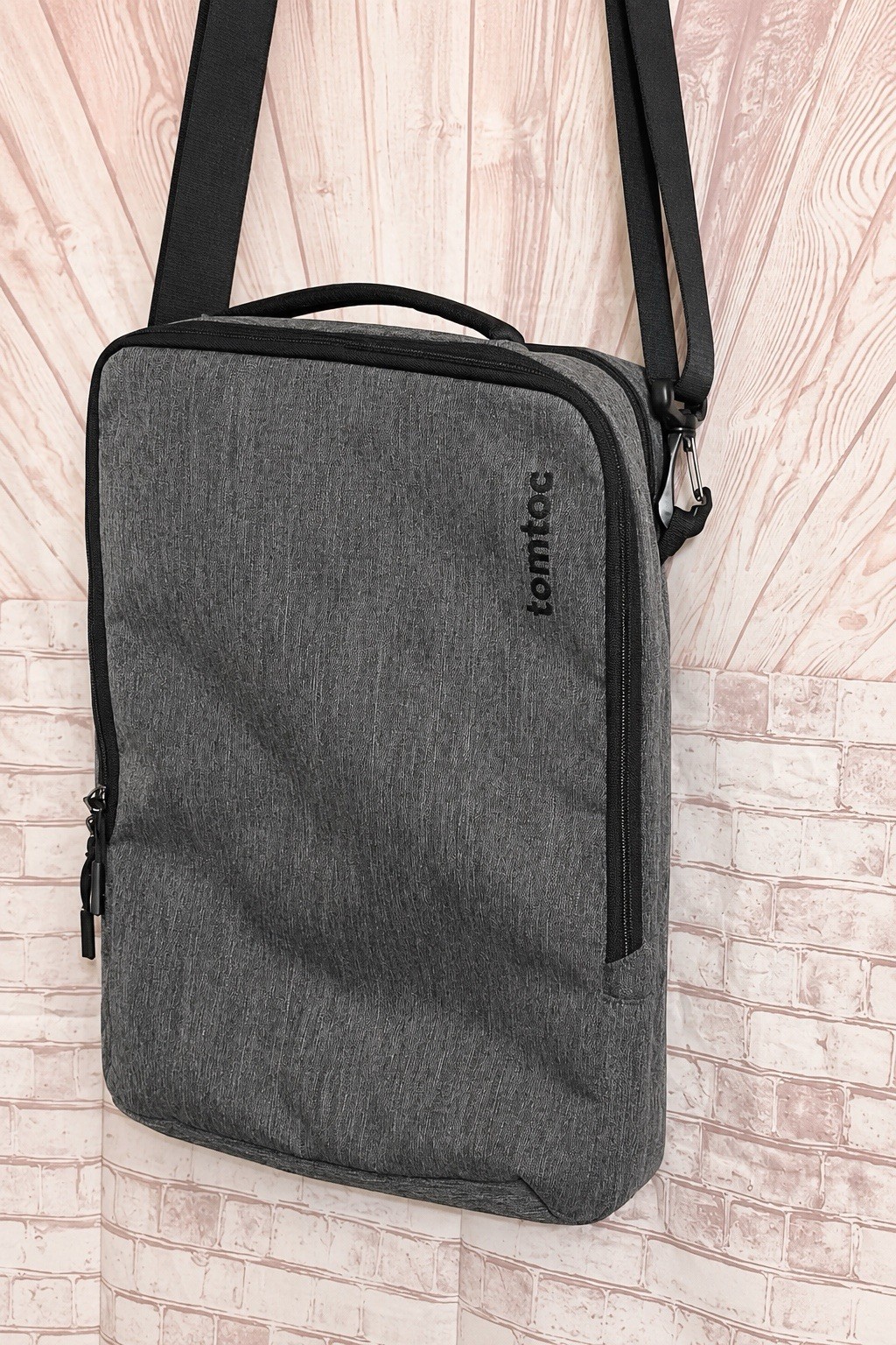 Tomtoc DefenderACE-A04 Laptop Shoulder Bag For 14-15 Inch MacBook Pro/Air