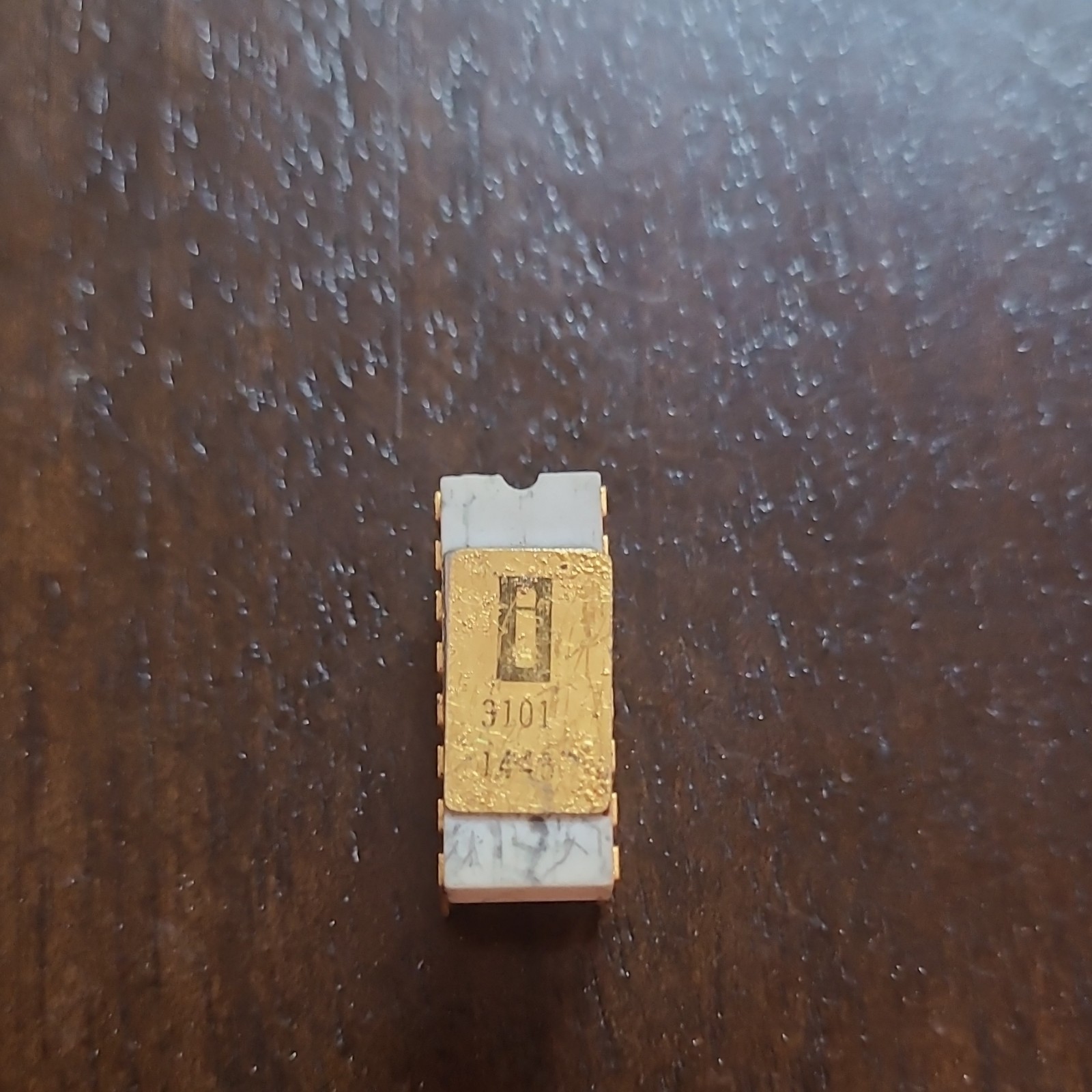 EARLY Intel 3101 vintage ceramic chip  All LEGS INTACT, some corrosion