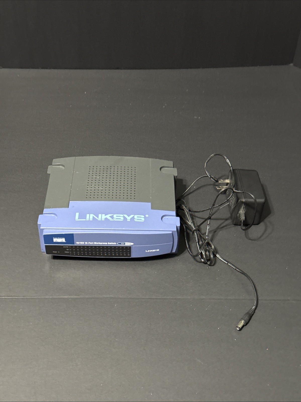 Linksys EZXS16W EtherFast 10/100 16-Port Switch + AW17-3R3-U AC/DC Power Adapter