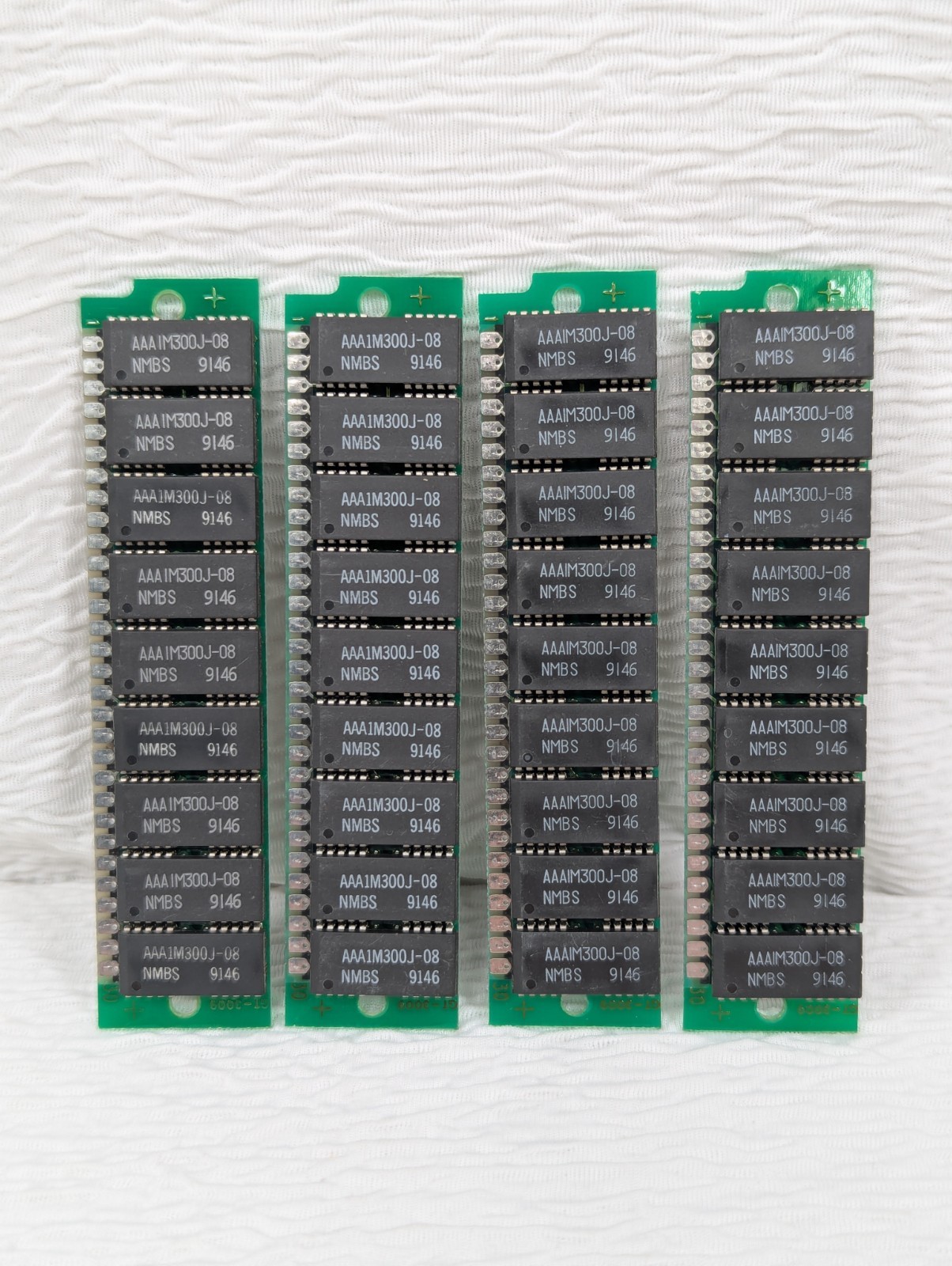 Vintage Computer RAM - AAAIM300J-08 - NMBS 9146 - 4 Sticks