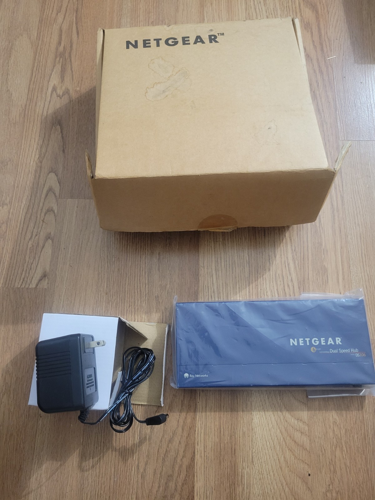 Netgear 6 Port 10/100 Mbps Dual Speed Hub DS106