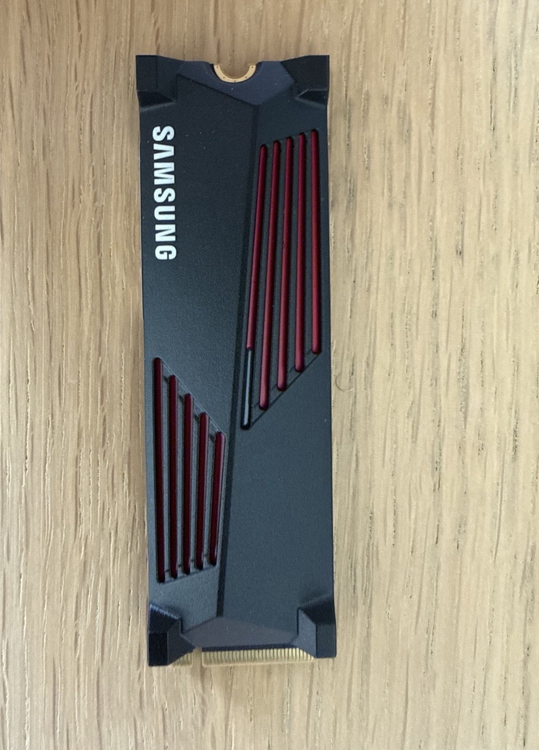 Samsung 990 PRO 1TB NVMe M.2 PCIe 4.0 SSD with Heatsink MZ-V9P1T0CW