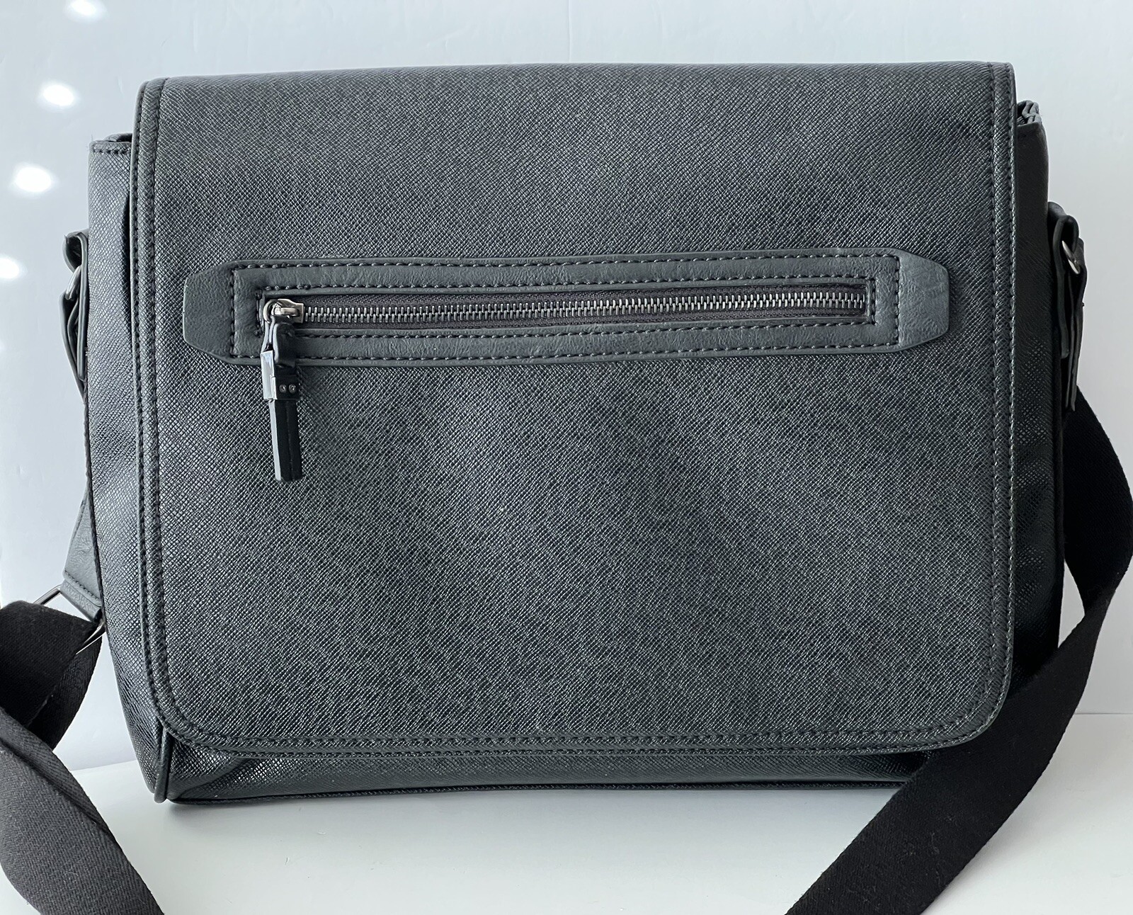 ALDO Black Laptop Shoulder Bag W Padded Sleeve, Magnetic Front Buttons.