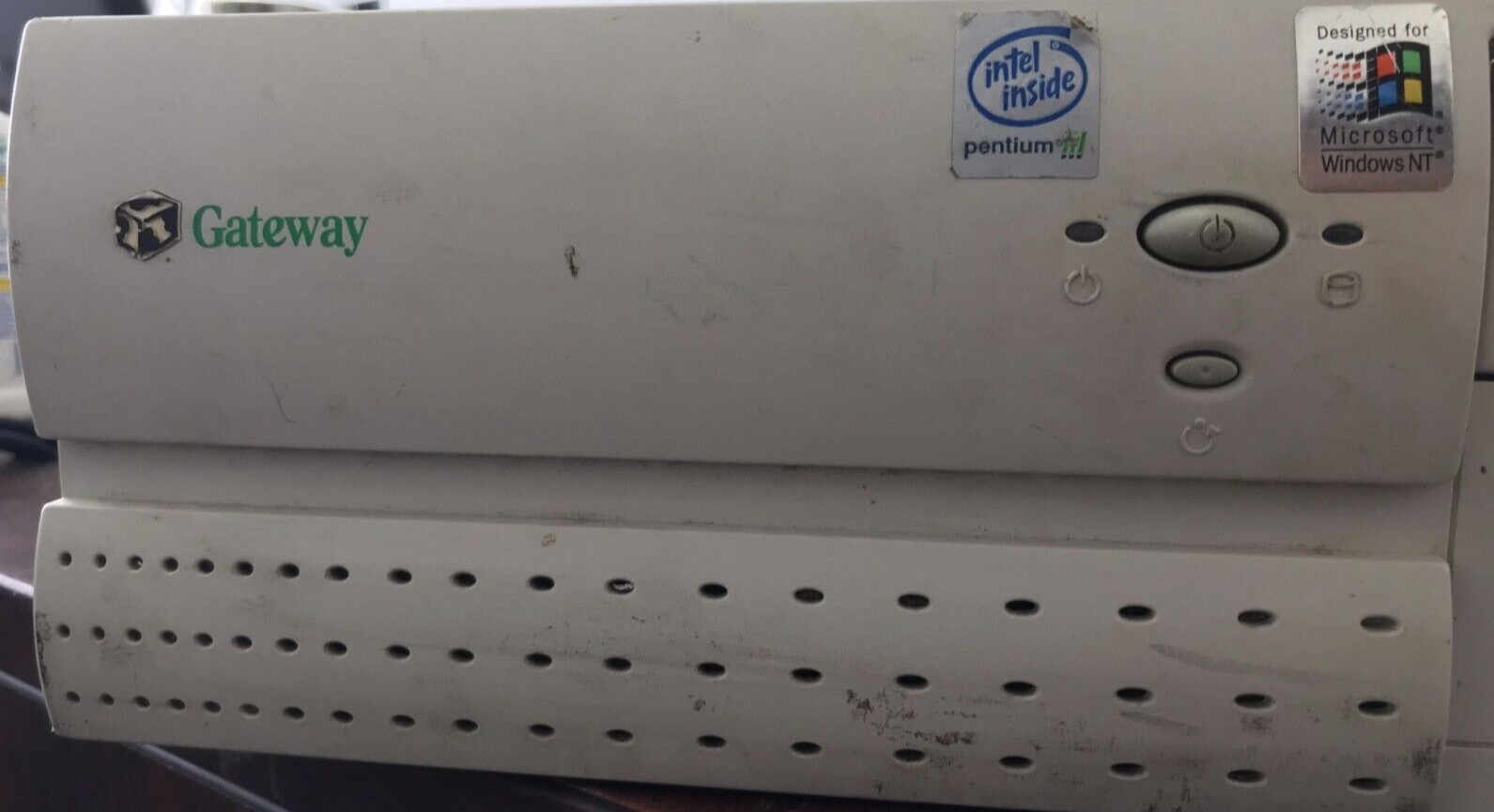 VINTAGE GATEWAY E1400 PENTIUM 3 850MHZ,128MB RAM, 20 GB HDD PLZ READ 
