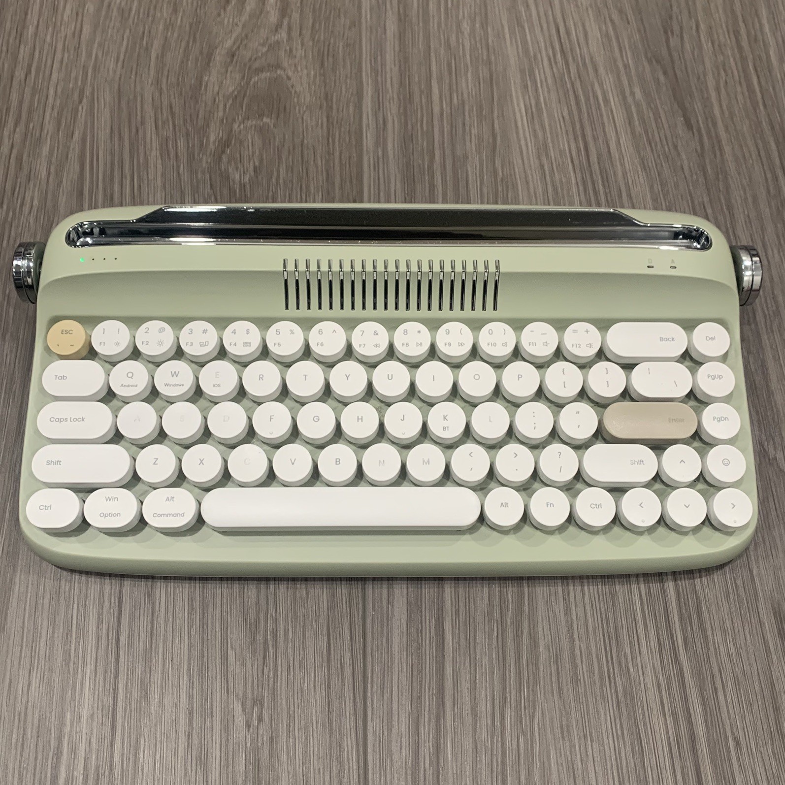 YUNZII × ACTTO B307 Retro 2 Mini Bluetooth Keyboard Matcha Green QWERTY WORKS