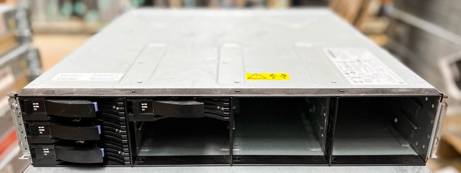 IBM EXP3215 Express Storage Expansion Unit 1746-E2A | 4x2TB SAS 2xControls 2xPSU