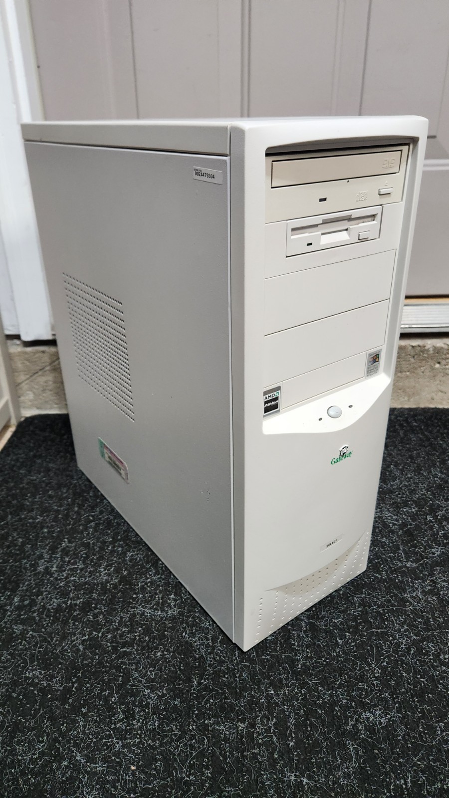Gateway LP Mini Tower KAD K7-700 Computer AMD SLOT A TESTED BOOTS TO BIOS NO HDD