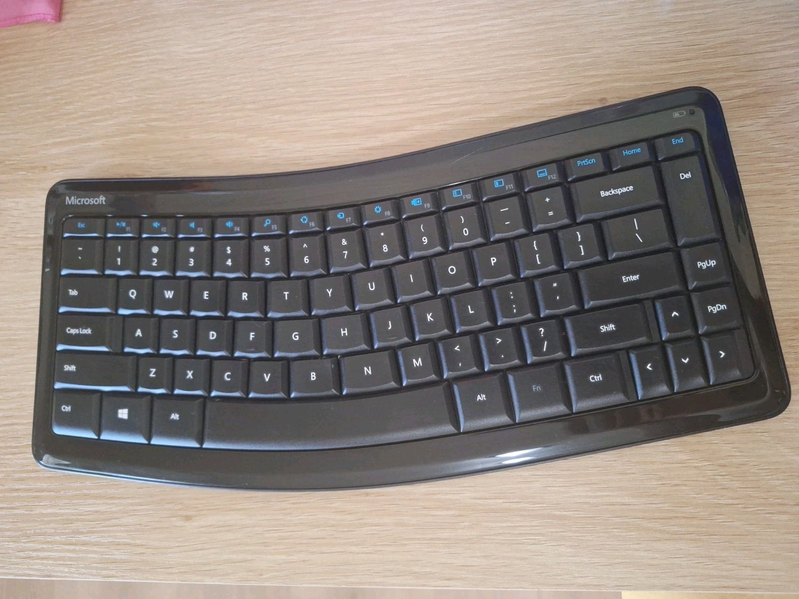 Microsoft Sculpt Mobile Bluetooth Wireless Keyboard 1390 Ergonomic