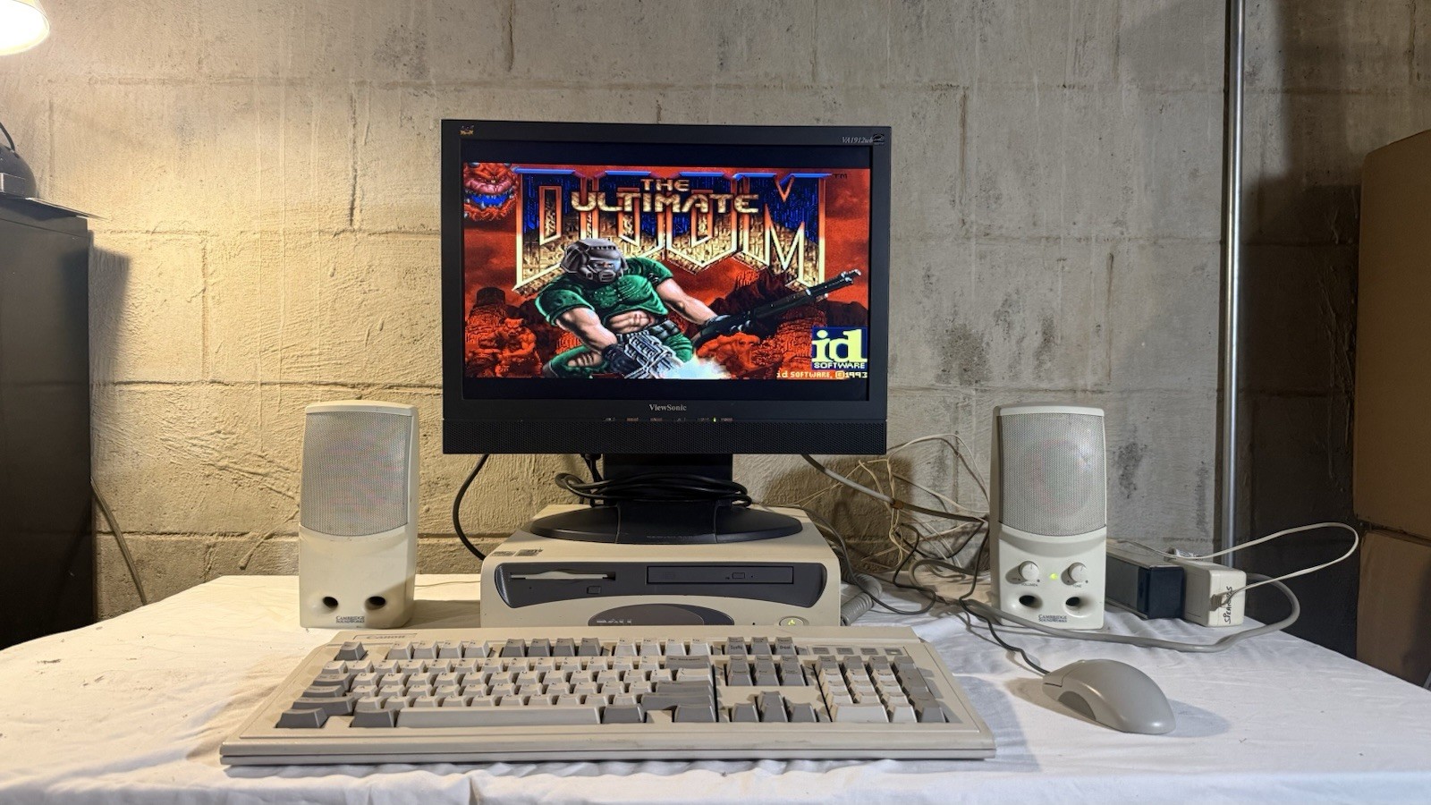 Retro Gaming PC Dell Optiplex GX110 Windows 2000 Pro Pentium 3 384MB RAM Working