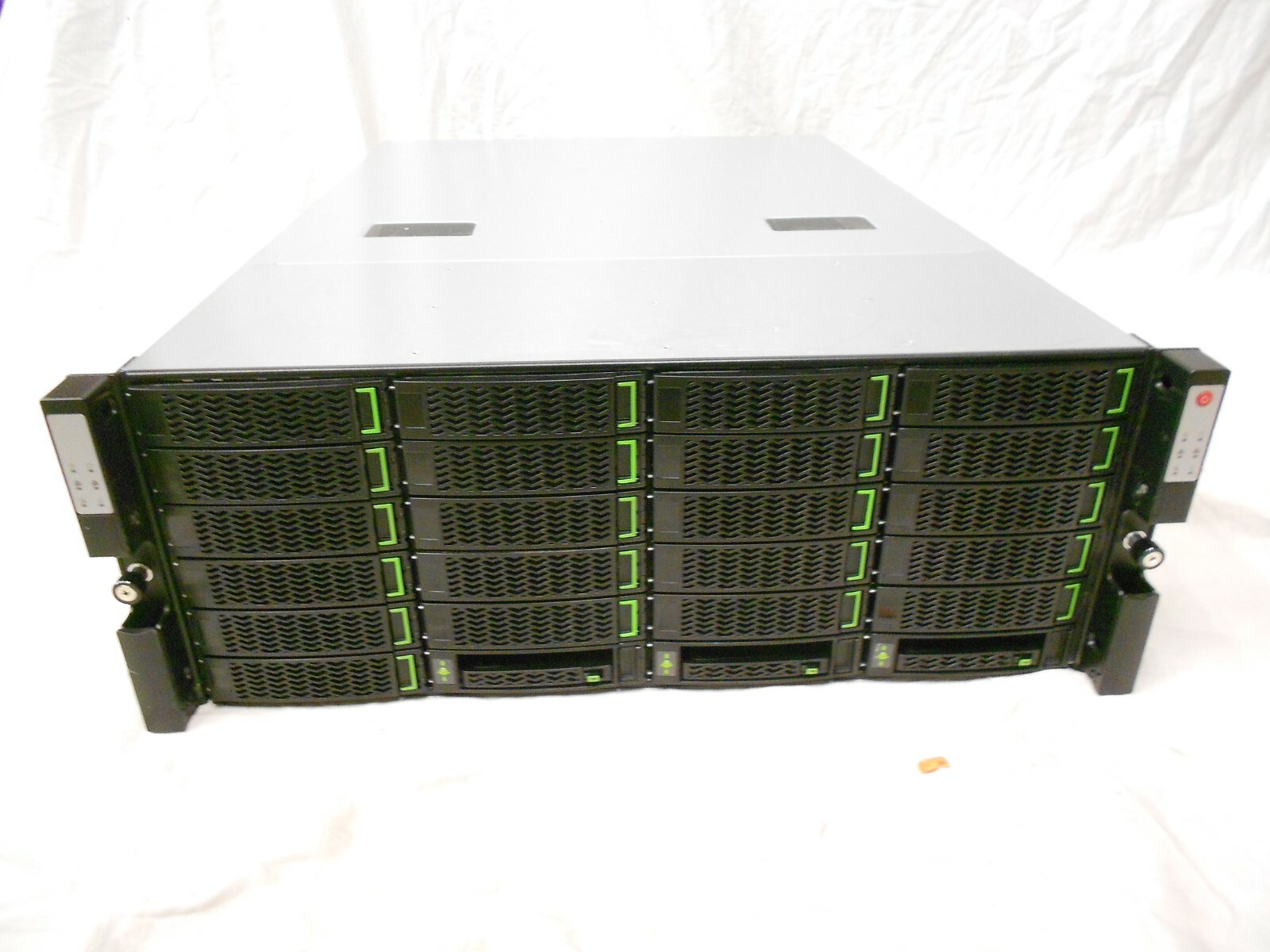 Supermicro Server Storage 12G Expansion Array  21x 3.5" SAS 6x 2.5" SSD Bays