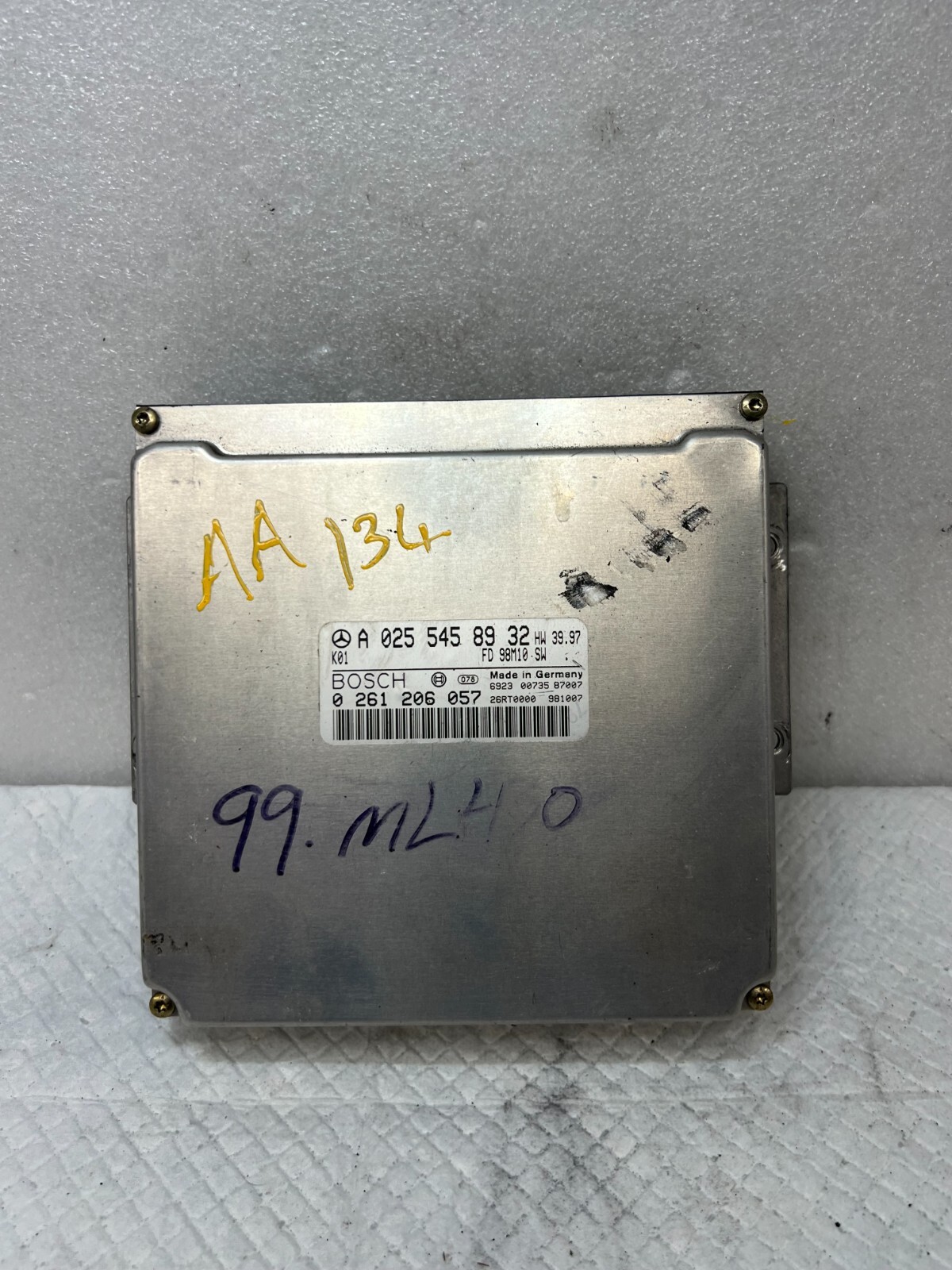 1999 Mercedes Benz ML430  Engine Computer Module 025 545 89 32 OEM (AA 134)