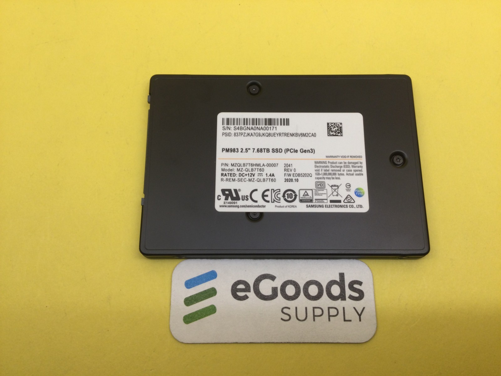 MZ-QLB7T60 Samsung PM983 7.68TB PCIe Gen3 2.5" PCI-E 3.0 x4 SSD MZQLB7T6HMLA New