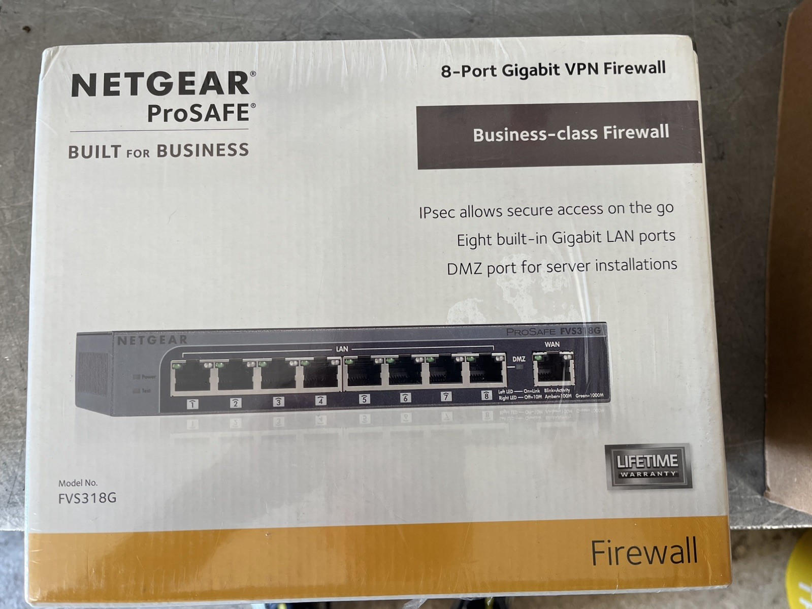 NETGEAR ProSAFE FVS318G 8-Port Gigabit VPN Firewall Standard, 128MB RAM