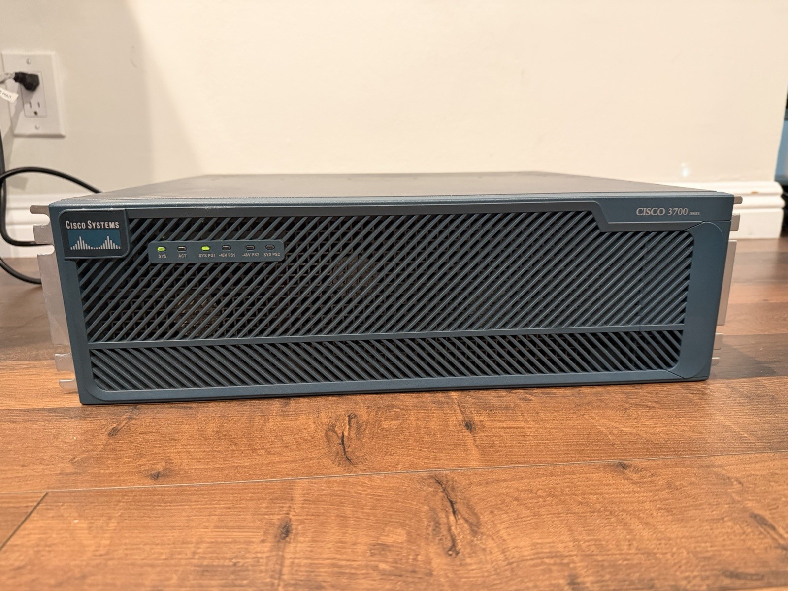 Cisco 3745 Multiservice Access Router with Cisco3745-IO-2FE, Async 32A Mods
