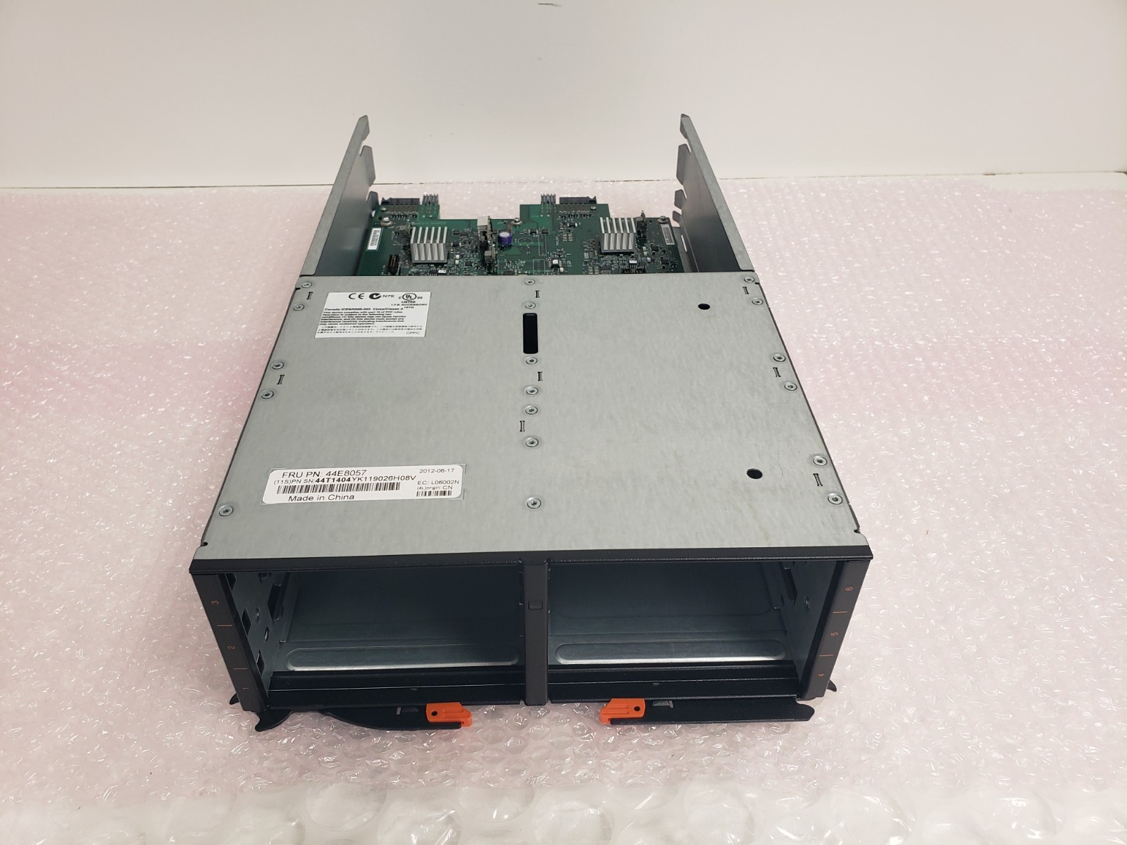 IBM BladeCenter S 6 Disk Storage Module FRU PN: 44E8057 24-2