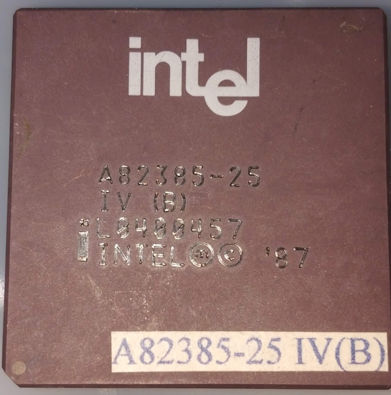 A82385-25(B) SZ100 INTEL CERAMIC PGA-132 PACKAGE 32-bit CACHE CONTROLLER NOS