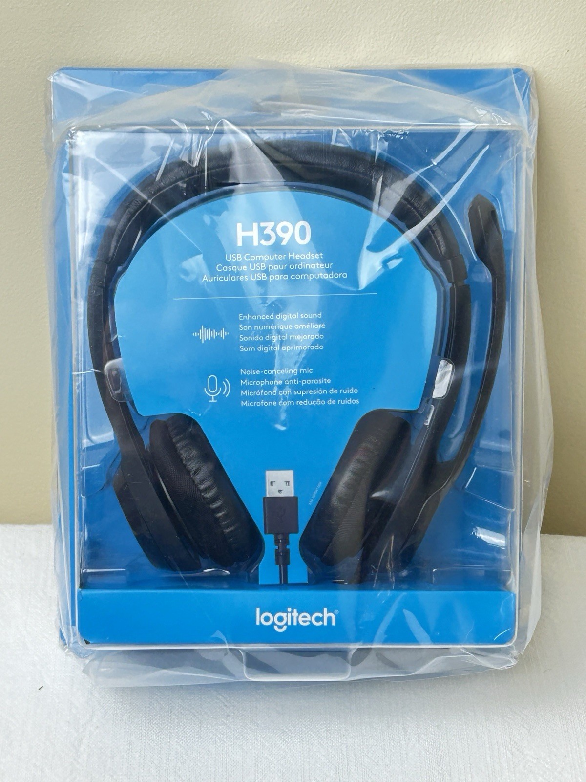 Logitech H390 Over-Head Comfort USB Headset w/ Noise-Canceling Microphone * NEW