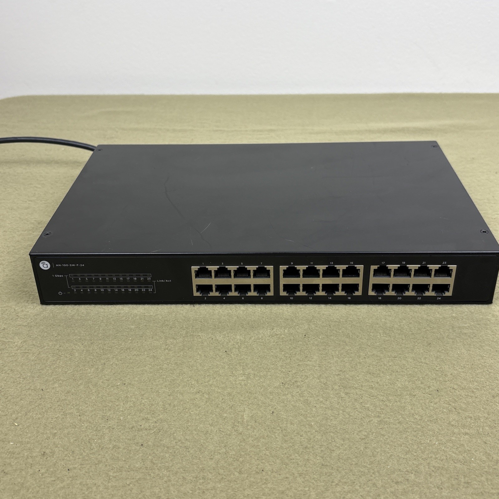 Araknis Networks AN-100-SW-F-24 24-Port Gigabit Network Switch Tested Working