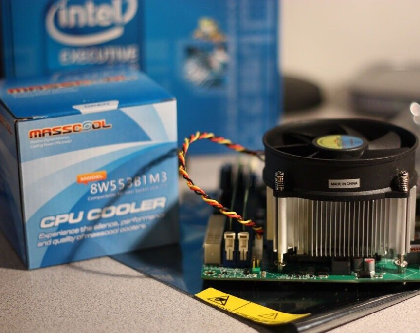 New Masscool 8W553B1M3 90mm Ball Server CPU Cooler LGA775 Pentium Core2 Dual