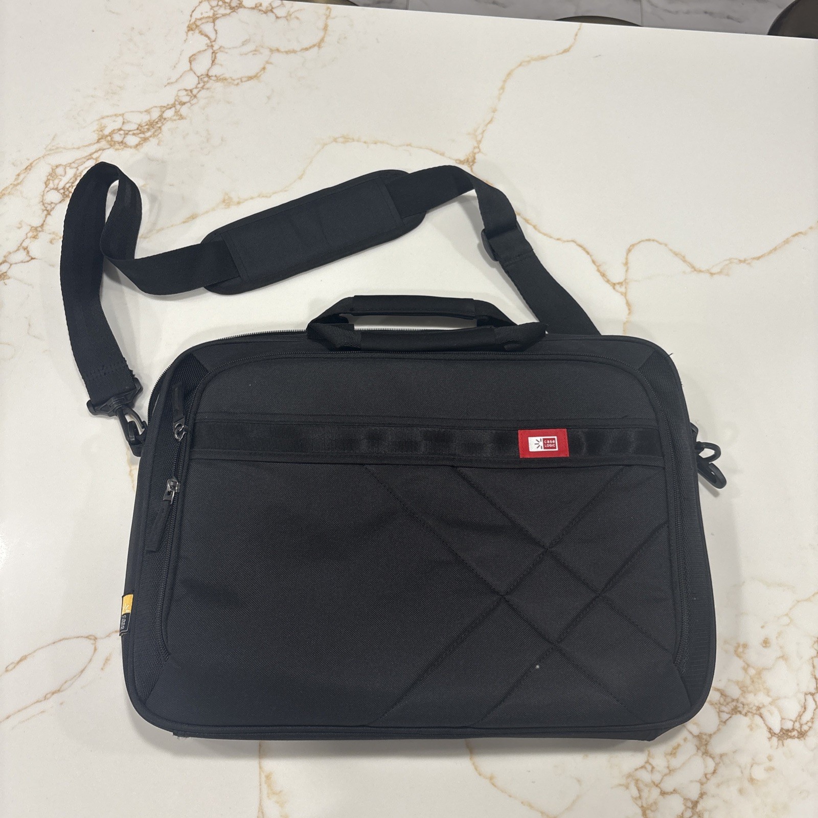 Case Logic DLC117 17" Laptop and Tablet Briefcase Brand new