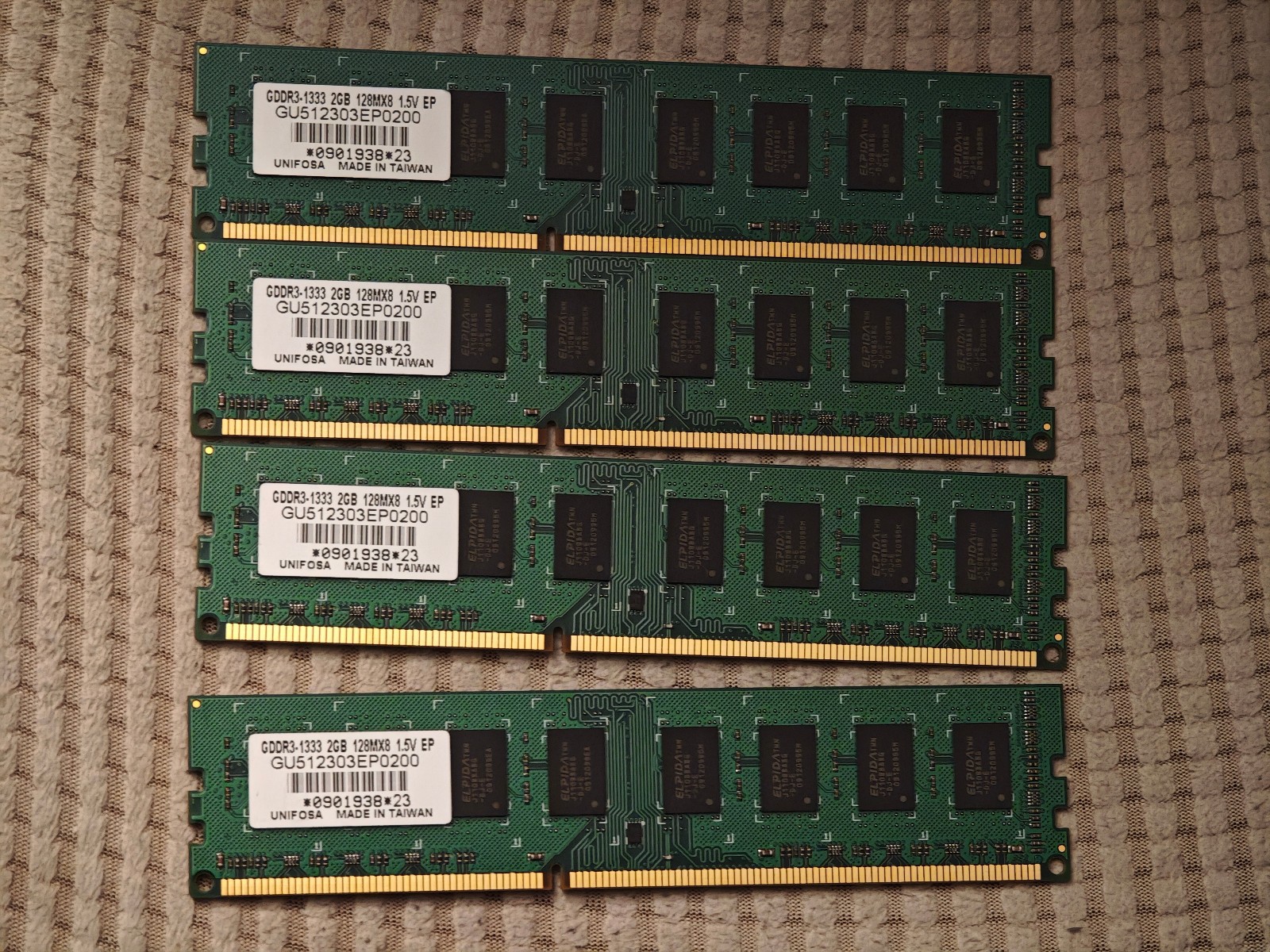 UNIFOSA 8GB (4x2GB) GDDR3 Desktop Memory RAM GU512303EP0200