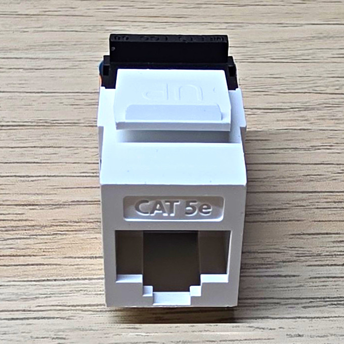 Leviton GigaMax Cat 5e RJ45 Keystone Jack White/Black 5G108-BW5 Lot Of 20